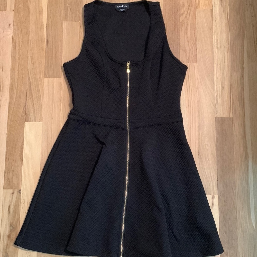 𝅺bebe Zippered Fit and Flare Black Dress w/ Back Opening Women’s M